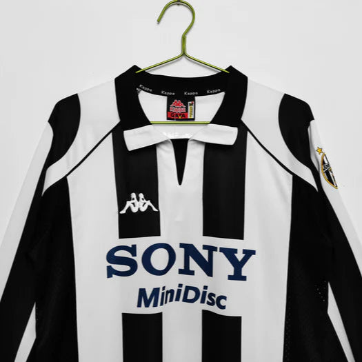 Juventus 1997-1998 Long Sleeve Home Kit