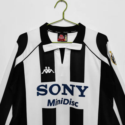 Juventus 1997-1998 Long Sleeve Home Kit