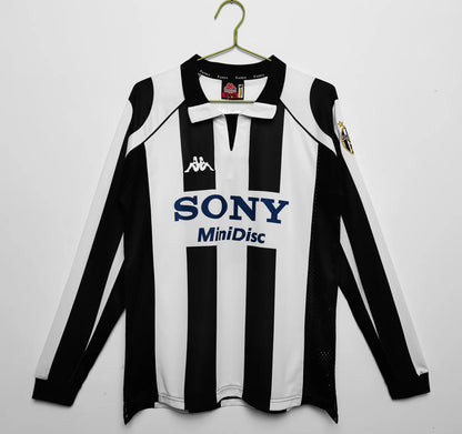 Juventus 1997-1998 Long Sleeve Home Kit